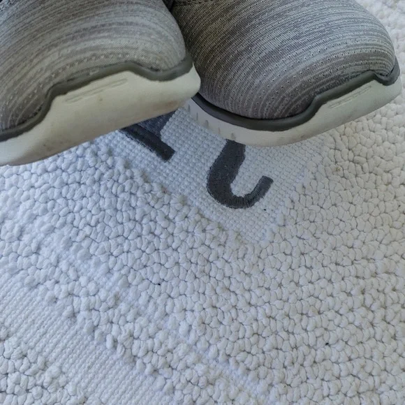 SKECHERS SLIP-ONS - Picture 7 of 10